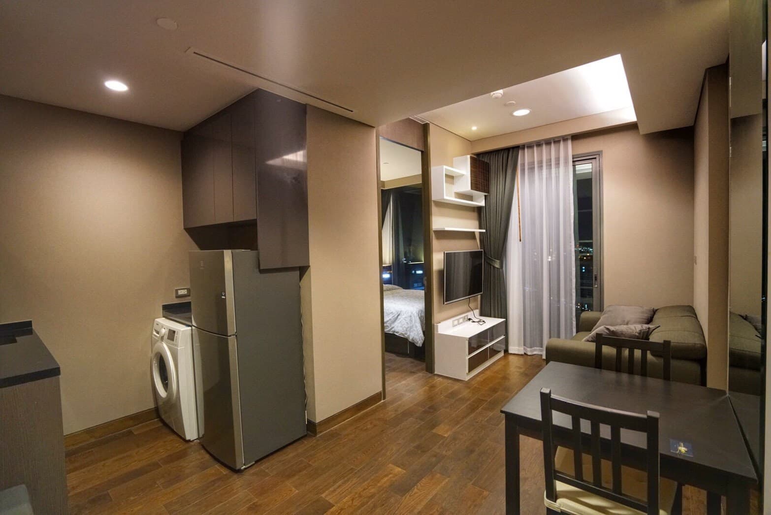 708 – 130_living_room.jpg