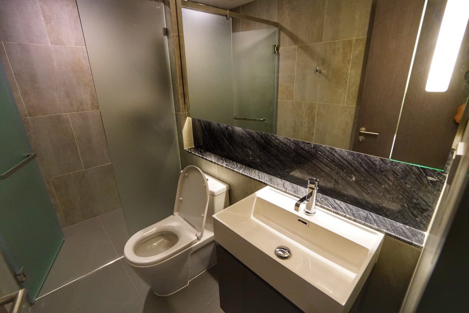 708 – 311_bathroom.jpg