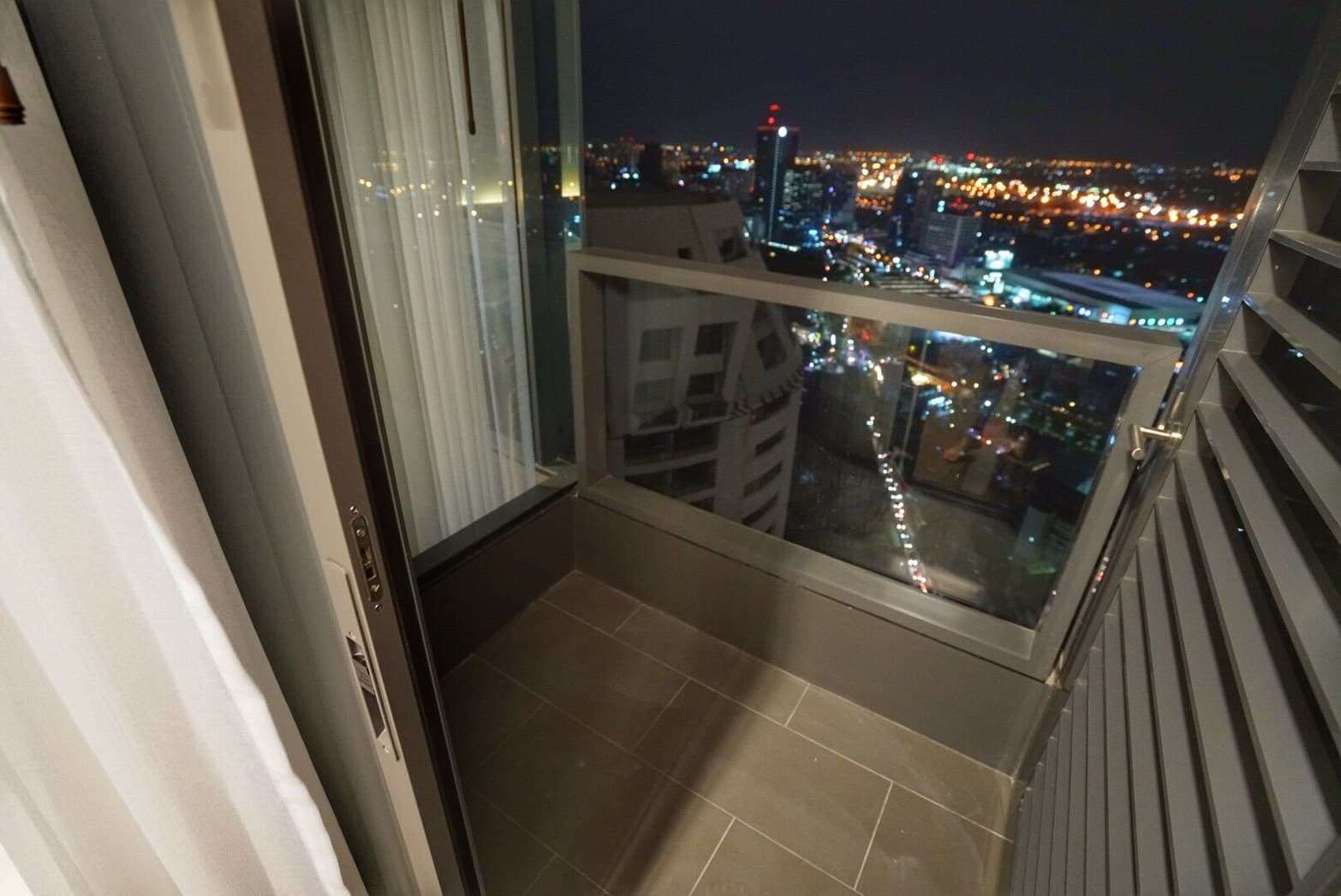 708 – 614_terrace.jpg